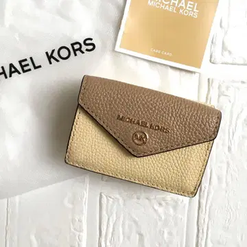 새상품 마이클코어스 JET SET CHARM 트라이폴드 지갑