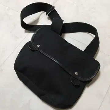 브레디 에이본 숄더백 캔버스 x 가죽 블랙