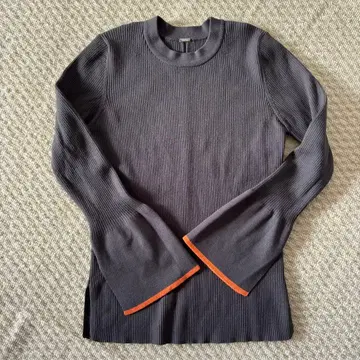 Mila Owen 새상품급 플레어 슬리브 니트