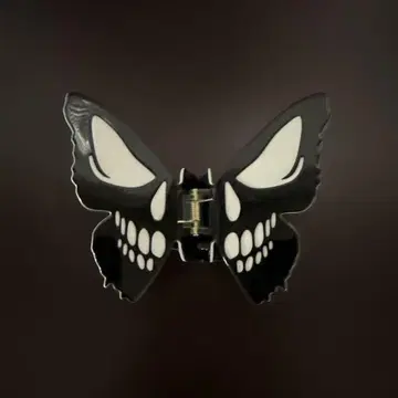 스컬 디자인 나비형 헤어 클립