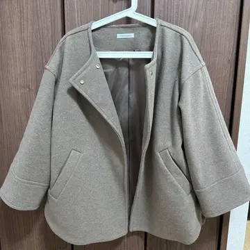 [ 새상품급 ] 내추럴 꾸뛰르 고급 미들 기장 토퍼 코트