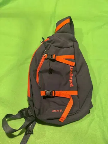 파타고니아 아톰 슬링 8L