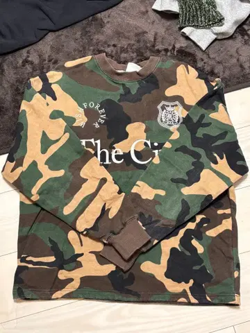 WISH FOREVER 카모 패턴 긴팔 트레이닝복 S 게임 로고 맨투맨