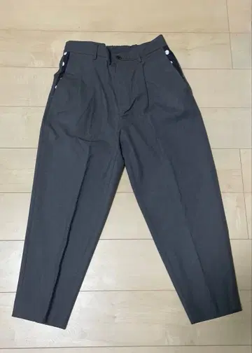 19so 24/7 슬랙스 론 헤르만 새터데이스 서프