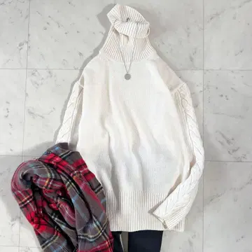 새상품급 띠어리 럭스 Deneb Miluse 터틀넥 니트 최근