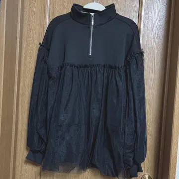 메리제니 맨투맨 튤 하프 ZIP 맨투맨 블랙