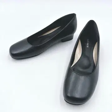 [ 거의 새상품 ] BENEBIS 스퀘어토 펌프스 포멀 블랙 23.5