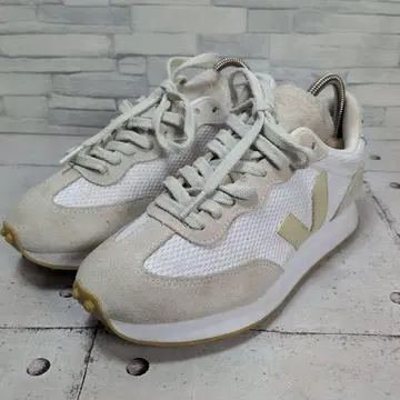 VEJA 스니커즈 리오블랑코 화이트