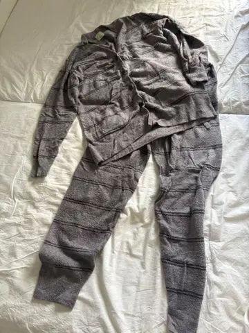 plaque 룸웨어 세트 그레이