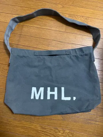 MHL. 토트백