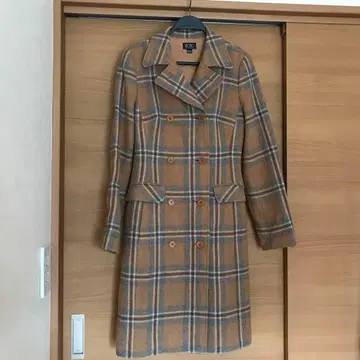 BCBG 베이지 계열 체크 더블 브레스트 롱 코트 미국제