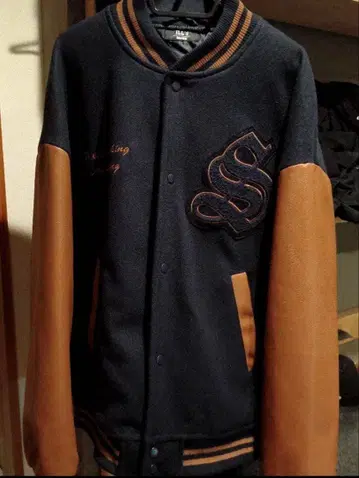 바시티 자켓 L 사이즈 네이비/브라운