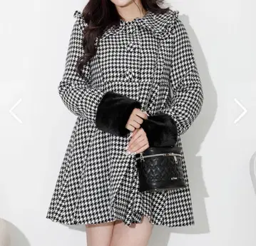 pium 비쥬 카라 도리 플레어 코트