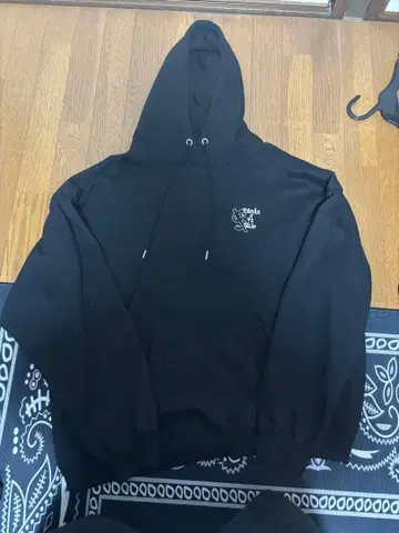 Birds 4 Sale 블랙 후드티