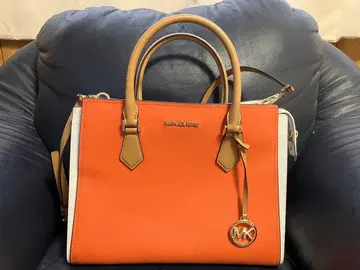 MICHAEL KORS 오렌지 핸드백