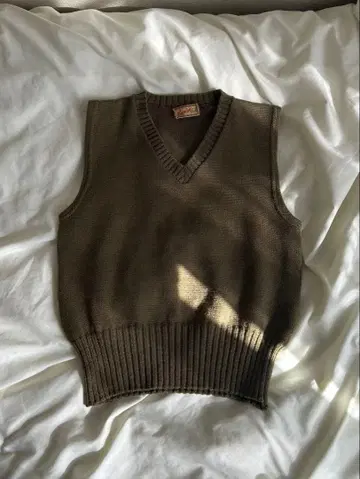 30대 40대 니트 베스트 레드 크로스