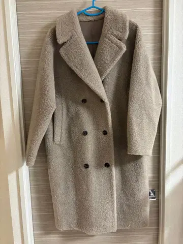 스터링 루어 무스탕풍 롱 코트 모카빛 베이지