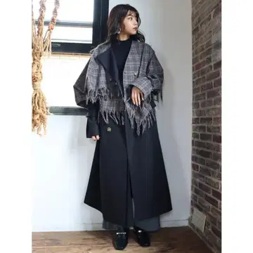 프린지 장식 체크 무늬 롱 코트