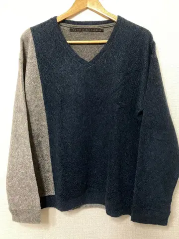 my beautiful landlet 바이컬러 V넥 니트