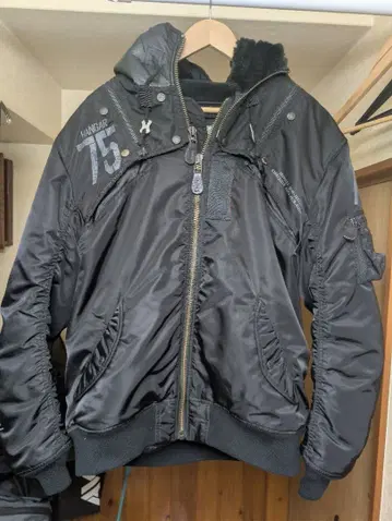 AVIREX 다운 자켓