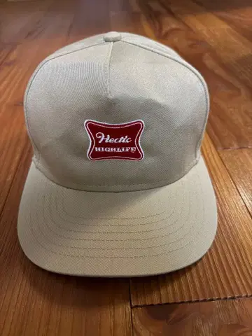 빈티지 트래커 캡 자수 로고 베이지