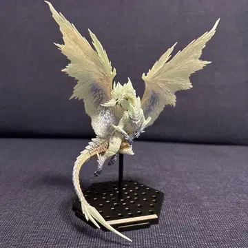 몬스터 헌터 스탠다드 모델 이카나 피규어