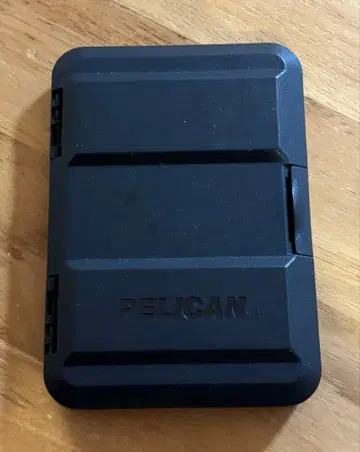 Pelican Protector MagSafe Wallet