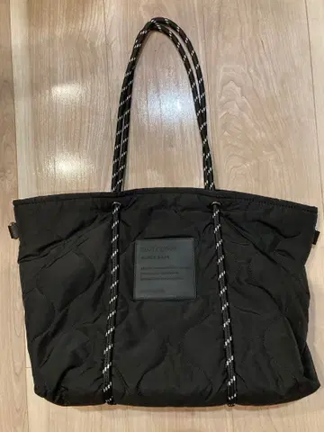 BAYFLOW 퀼팅 블랙 토트백