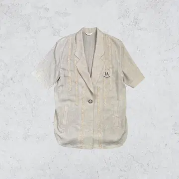 일본제 시어 반팔 자켓 M 옅은 베이지 와펜 로고 버튼