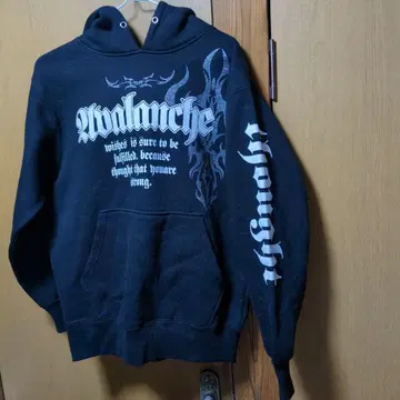 긴팔 드래곤 패턴 후드티