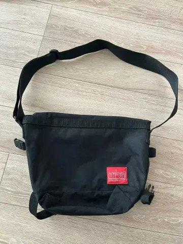 맨하탄 포티지 빅 숄더백 블랙