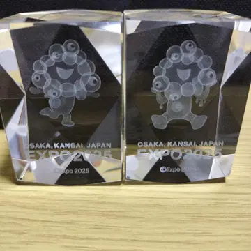 오사카 간사이 만박 미야쿠미야쿠 광학 유리 3D 페이퍼 웨이트 룬룬 앉은