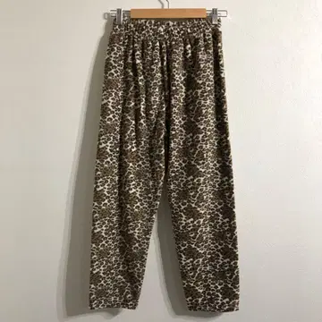 레오파드 무늬/캐주얼 팬츠/M 사이즈/새상품급