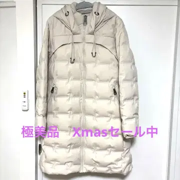 아이보리색 롱 코트 후드 부착