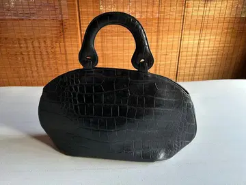 블랙 크로커다일 핸드백