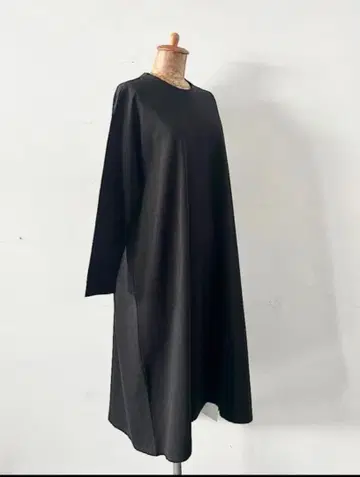 미즈이로 인드 울 혼방 롱 원피스 차콜 그레이 루즈핏 긴팔