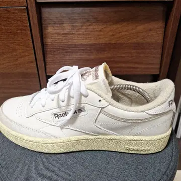 새상품급 Reebok 클럽C85 화이트 꼭 검토해주세요