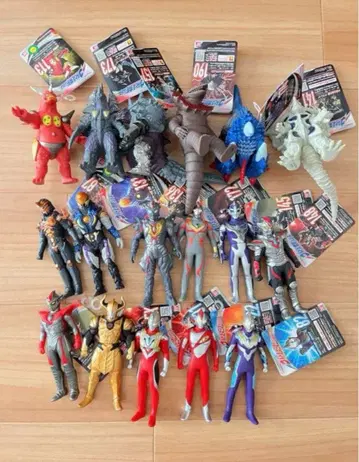 새상품 울트라맨 피규어 묶음 판매 히어로 괴수 크리스마스