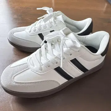 삼바풍 스니커즈 M 사이즈 23cm 화이트