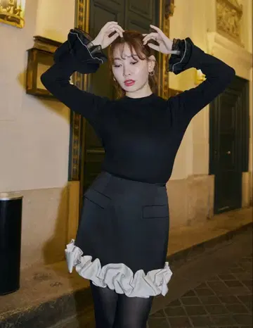 Her lip to 볼란트 미니 스커트