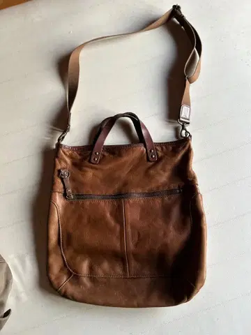 브라운 가죽 숄더백