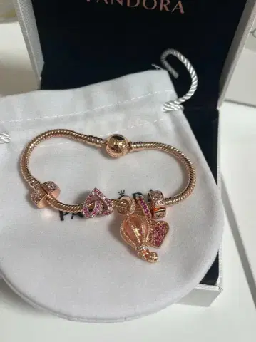 Pandora 로즈 골드 참 팔찌