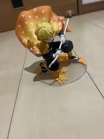 귀멸의 칼날 제일복권 B상 아가츠마 젠이츠 피규어