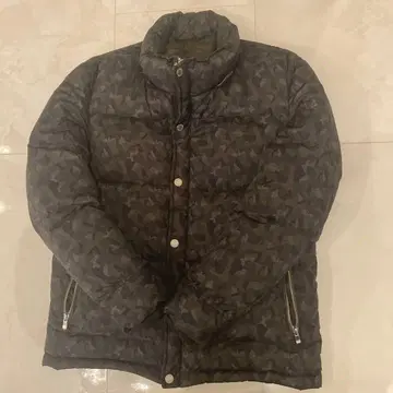 다운 자켓 블랙 카모플라쥬