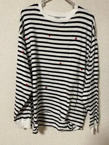 coen 스트라이프 긴팔 T셔츠 빨간색 하트 자수