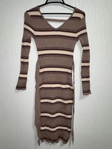 LIP SERVICE 리브 니트 원피스 보더 V넥 브라운 계열