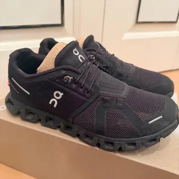 [ 25cm ] 온 클라우드 5 블랙 스니커즈