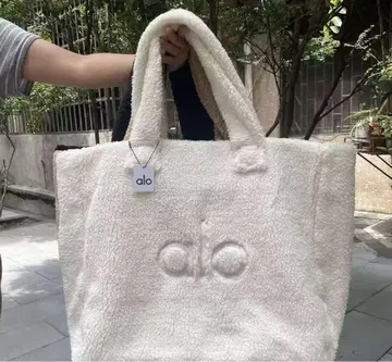 alo 플리스 토트백 화이트
