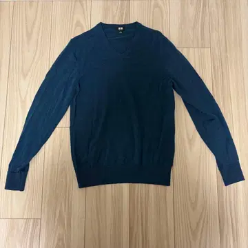 새상품급 유니클로 블루 메리노울 스웨터 S V넥 레어