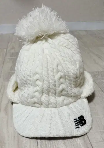 뉴발란스 꽁지 모자 니트 모자